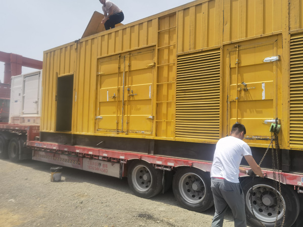 温州发电机出租100KW发电机需要什么规格的电缆线？
